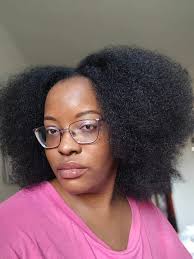 What can help thicken thinning hair naturally?