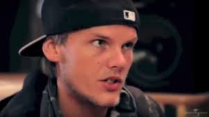 aˈvɪ̌tːɕɪ), was a swedish dj, remixer, record producer. Avicii A Murit Ultimul Interviu Tot Ce Imi Doresc E SÄƒ Dcnews