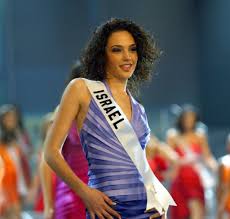 She served in the idf for two years. 17 Badass Facts You Should Know About Literal Wonder Woman Gal Gadot Gal Gadot Style Gal Gardot Gal Gadot Wonder Woman