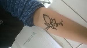 Tato nama di tangan simple. Vio Mini Studio Temporary Tattoo Home Facebook