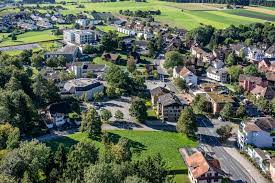 Hünenberg is one of the 11 communities in the canton of zug, nestled in a nice scenery of alpine foothills between lake zug and reuss. Hunenberg Kanton Zug