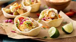 Häll olja i en kastrull med höga kanter och värm till 180 grader. Minitacos Med Fisk Old El Paso Sweden