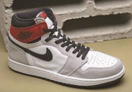 Jordan Retro 1 High Og White Black Red July 11 Upcoming Sneakers Sneakernews Com In 2020 Air Jordans Air Jordans Retro First Air Jordans