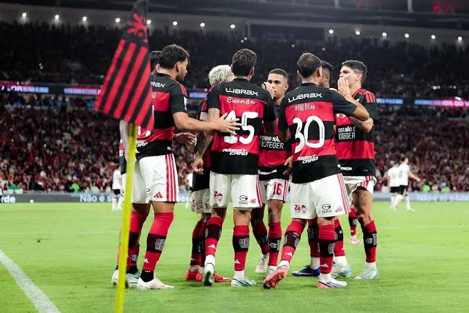 Flamengo mant&eacute;m favoritismo sobre Palmeiras nas chances de t&iacute;tulo do Brasileir&atilde;o; veja n&uacute;meros - Aqui Not&iacute;cias