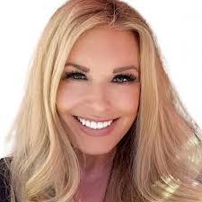 Michelle Welch's Instagram, Twitter & Facebook