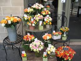 Flower Shop In Paris Flower Shop Flower Market Flower Centerpieces
