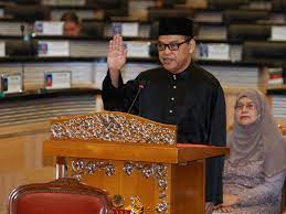 · 2 orang wakil dari kuala lumpur. Parlimen Malaysia 7 Disember Yb Senator Tuan Khairul Azwan Harun Naib Ketua Pemuda Umno Adalah Antara Enam Individu Yang Mengangkat Sumpah Jawatan Sebagai Ahli Dewan Negara Hari Ini Di Dewan Negara Di Sini Yb Senator Tuan