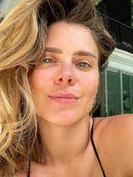 Carolina dieckmann is a 42 year old brazilian actress. Carol Dieckmann Publica Foto Sem Filtro E Tem Beleza Natural Elogiada