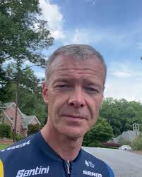 Benjamin Justesen og Thomas Vestergaard Bundgaard slår kræfterne sammen og  danner makkerpar i et nyt firma: Velofit Performance. Benjamin Justesen,  der er nuværende landstræner i cykelcross og har mange års cykelerfaring på