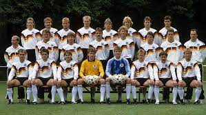 Die zeit für einen umbau im tor ist gekommen. Deutsche Em Kader Europameisterschaften Turniere Die Mannschaft Manner Nationalmannschaften Mannschaften Dfb Deutscher Fussball Bund E V
