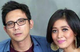 Di akun gracia, akun tersebut menyindir gracia dengan kalimat tanya, msh ingt pulang?. 4 Poin Menohok Pernyataan Ibu David Noah Tentang Gracia Indri Matamata Com