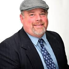 Kevin Smallwood's Instagram, Twitter & Facebook