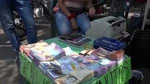 Venezuela (amtlich bolivarische republik venezuela, spanisch república bolivariana de venezuela venezolanische aussprache. Hyperinflation In Venezuela Das Geschaft War Noch Nie So Gut Euronews