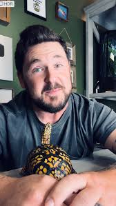 Happy birthday to me, and Otis? 🤔🐢👊🏻, #otistheturtle #boxturtle  #turtles #turtle #turtlesofinstagram #animaleducation #animalfacts  #reptileeducation #birthday #animalbirthday #petbirthday #terrapene ...