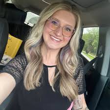 Tonight, I would like to introduce one of my followers, Marlena Davis from  Tennessee.