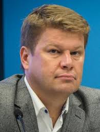 Дмитрий губерниев в юности собирался строить спортивную карьеру, но эти планы перечеркнула травма. Dmitrij Guberniev Biografiya Lichnaya Zhizn Sportivnogo Kommentatora Biografiya Lichnaya Zhizn Znamenitostej Biography Life