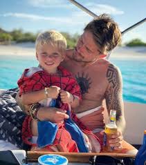 Foto's behoren toe aan @andrehazes en @moniquenoell. Who Is Andre Hazes Jr Dating Andre Hazes Jr Girlfriend Wife