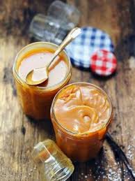 Les Classiques Du Week End Le Retour Le Caramel Au Beurre Sale Recettes Sucrees Recette Caramel Gateaux Et Desserts