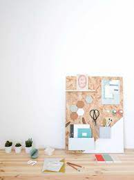 Möchtest du eine pinnwand selber machen? Memoboard Selber Machen Diy Pinnwand Aus Holz Kakteen Bleistifte Hefte Pinnwand Selber Machen Memoboard Selber Machen Organisationsprojekte