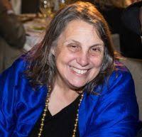 Lori Lander's Instagram, Twitter & Facebook