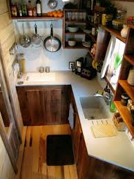 Comment Amenager Une Petite Cuisine Idees En Photos Amenagement Petite Cuisine Comment Amenager Une Petite Cuisine Cuisines De Maison Minuscules