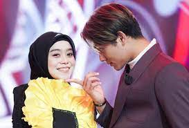 Who would have thought it started from a joke a few months ago ( in slide 2) when he said be a wife aja and anecdotes, in a few months inshaallah he will actually be my wife. Rizky Billar Menangis Ungkap Rasa Cinta Dan Perasaanya Pada Lesti Kejora Pikiran Rakyat Tasikmalaya