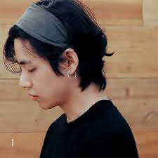 Pin By Namu On Bts Kim Taehyung Taehyung Bts Taehyung