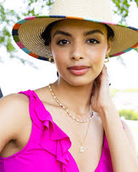 Summer Glow & Go! ✨ Join Von Maur Thursday, July 17th for their Summer Glow  Event. Learn easy skincare and makeup tips for the warmer months. Starting  with a glow-boosting routine and