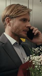 Jak zacznie się kolejny dzień dyrektora Begera? 💐 #nadobreinazłe