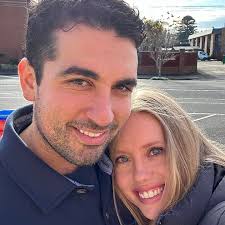 Hi. I'll be visiting the Springs this Friday. I'm currently 4.5DUPR and  wanting to set up some games if possible. Let me know. Cheers