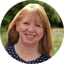 Luanne Leonard's Instagram, Twitter & Facebook