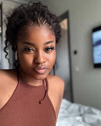 Cariño, me encanta una mujer natural, y tu verdaderamente tienes belleza  natural. ❤️❤️❤️