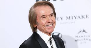 Raphael mejora y los médicos se muestran optimistas: “El tratamiento  funciona”