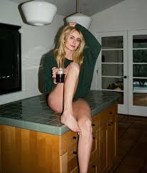 Justine Lupe - Free pics, galleries & more at Babepedia