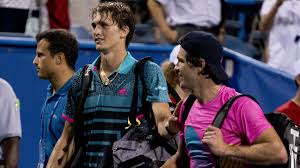 Der deutsche kämpft gegen den russen karen khachanov um die erste goldmedaille für den deutschen tennis bund. Alexander Zverev Besiegt Bruder In Washington Sport Sz De