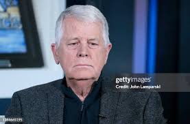 24 Photos & High Res Pictures