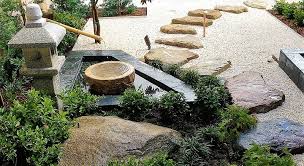 Asymmetrical and staggered stepping stones with a natural lawn will give you a sense of balance, yet elegance through its simplicity. 41 Magical Peaceful Zen Garden Designs And Ideas 2021