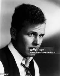 1 032 photos et images haute résolution de Regis Way