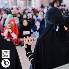 Gambar terbaru natasha hudson natasha hudson natasha hudson baru natasha hudson elliza razak on masih berusaha untuk berubah, izreen azminda akui dirinya belum berpurdah. Hijrah Mendalami Agama 5 Artis Malaysia Ini Selesa Berpurdah Infoje Org