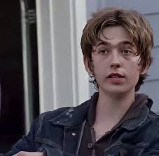 È mai spiegato perché Pamela Milton ha adottato Ron? : r/thewalkingdead