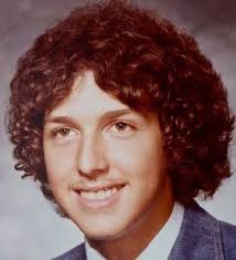 Can anyone recommend a good gay bar? Relaxed atmosphere, mixed audience,  possibility to sit outside?