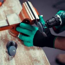 The sharpening guides are purpose built for kitchen knives, outdoor knives (hunting knives, pocket knives, filet knives, etc.) as well as scissors and serrated knives. Can You Sharpen Lawn Mower Blades With A Dremel