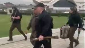 Aufnahmen zeigen kuriosen auftritt lukaschenkos. Belarus Proteste Hunderttausende An Demo Gegen Lukaschenko Blick