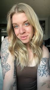 Hey ladies! I'm looking for a month to month room with some cool outdoorsy  peeps that would be down with living with a mountain biker and her dog bear  and figured I'd