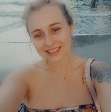 Liz Crowe (@sammantha.higginbottom) • Facebook, Connect with friends