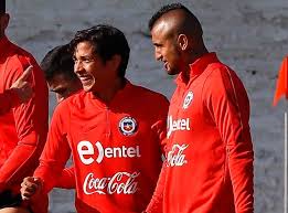 Las selecciones de chile y bolivia, vigorizadas por los buenos resultados en la reanudación del premundial, se enfrentarán hoy (20:30 horas de perú) en el empate con argentina dejó a chile en el sétimo lugar, fuera de la zona de clasificación, pero el juego exhibido despertó las esperanzas de sus. A Que Hora Juega Chile Sus Amistosos Contra Peru Y Mexico