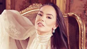 كشفت الفنانة شريهان، أنها تعيش لحظات إنسانية صادقة خلال هذه اللحظات، ما وقالت شريهان، عبر حسابها الشخصي بموقع «تويتر»: 6sh3dsh Pdpjam
