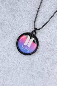 Mor Degrade Bts Unisex Model Siyah Deri Ipli Kolye Rengi Ve Tarzi Ile Mor Degrade Bts Unisex Model Siyah Deri Ipli Kolye Modeli Kombi Siyah Deri Kolyeler Mor