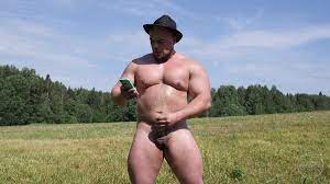 Russian Strongman Jerks Off in the Country (Oleg) Gay Porn HD Online
