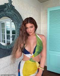 A false report of a man with a gun caused chaos at a busy. Kylie Jenner Shows Off Her Ample Cleavage In A Plunging Geometric Print Dress Daily Mail Online